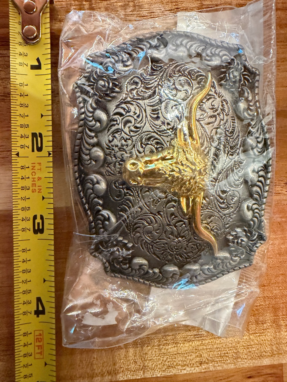 Ornate Western-Style Silver Belt Buckle with Gold Accent